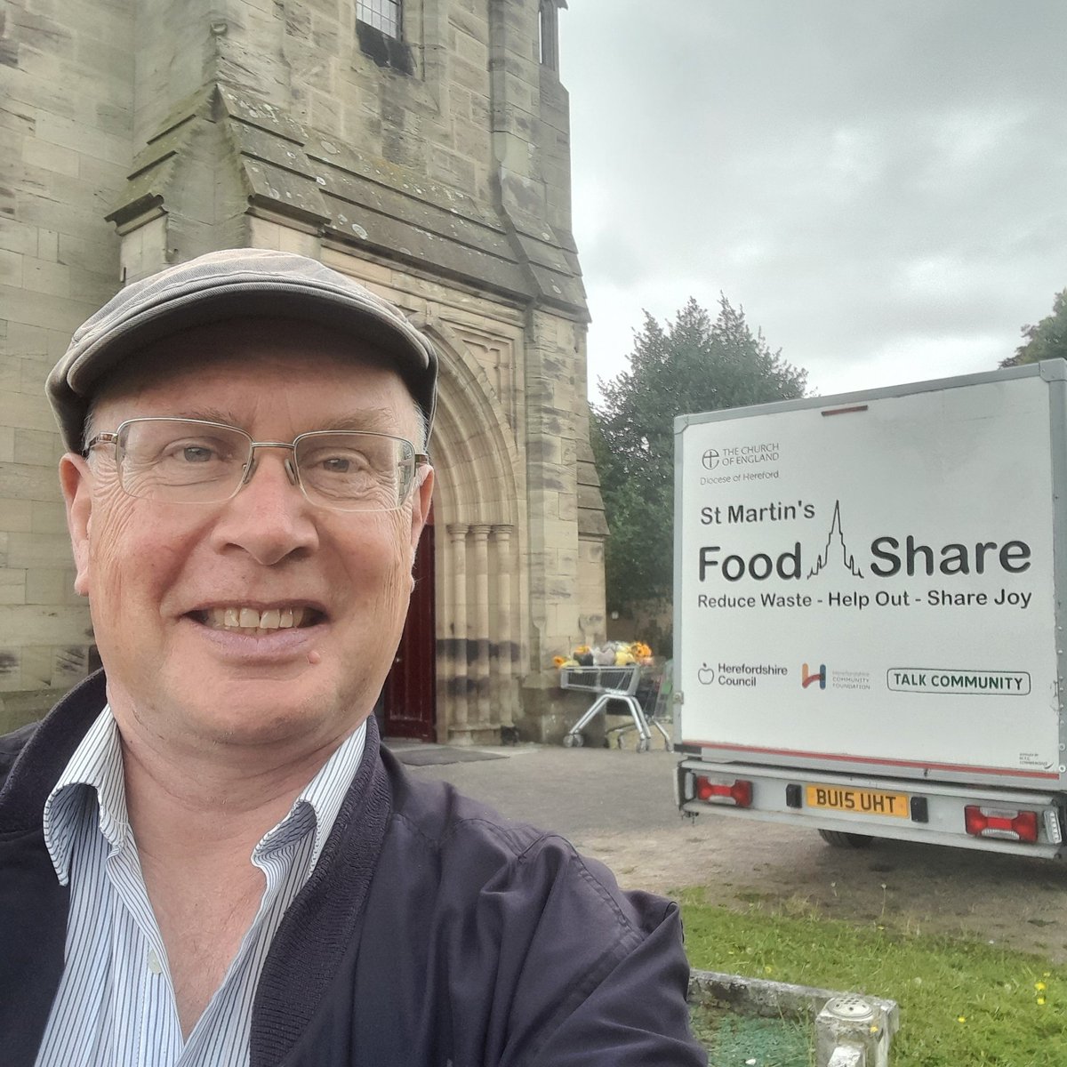 kev4HandH's tweet image. Tomorrow, (Monday), St Martin's FoodShare as usual. 11am Scout Hut, Blackmarston Rd & 12.15 pm St Martin's Church, Ross Rd. Prevent waste by sharing food being thrown away by shops. All welcome.
At church, a hot lunch is available free.
I'll be at both venues if you need a chat.