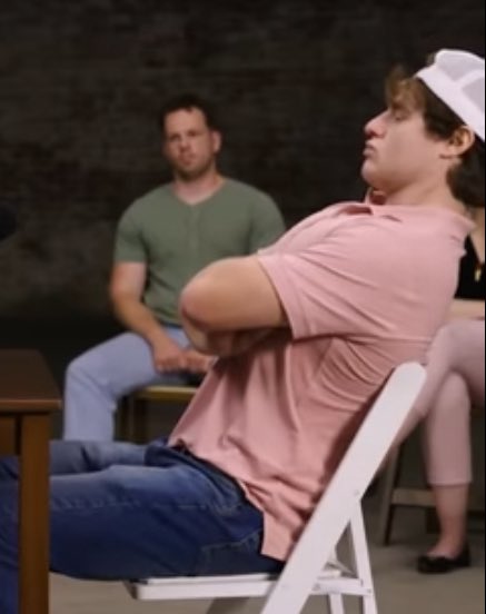 MillerStream's tweet image. this is how every nigga should sit at his desk when the trump admin tries to bring in the h-1b replacements to the office