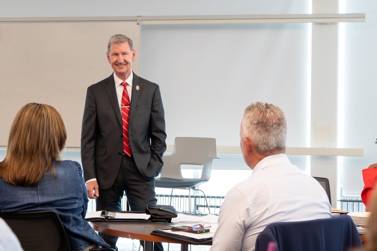 OhioStatePres's tweet image. It was a pleasure to join elected leaders from across the state for conversation about our land-grant mission, Ohio State’s role in preparing students to lead and serve, and our shared goals for Ohio's prosperity. We thank all those who have answered the call of public service.