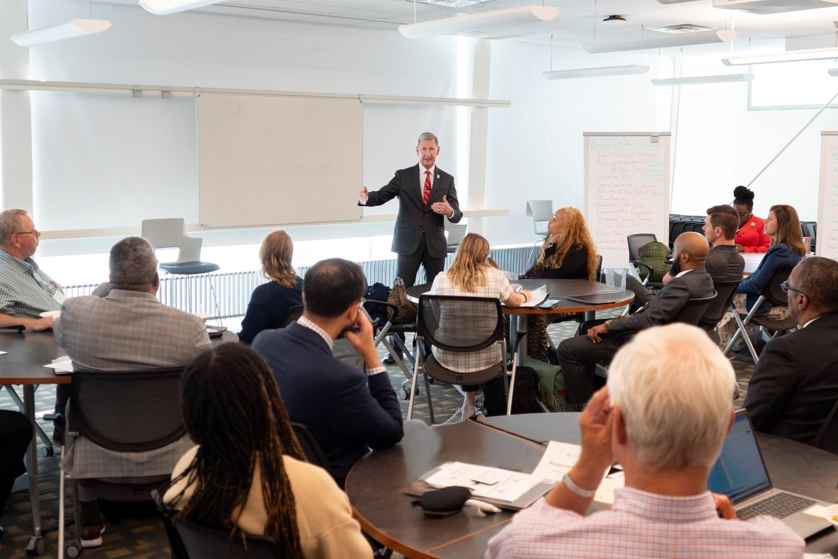OhioStatePres's tweet image. It was a pleasure to join elected leaders from across the state for conversation about our land-grant mission, Ohio State’s role in preparing students to lead and serve, and our shared goals for Ohio's prosperity. We thank all those who have answered the call of public service.