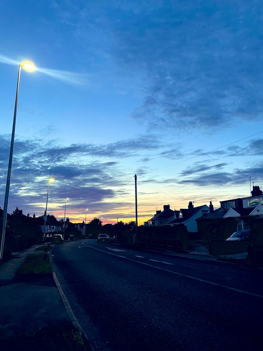 warnetony's tweet image. Still struggling with a busted foot - which has had a severe impact on my miles - 33 #nhs1000miles walked - so YTD total is now 1332 miles walked - pictures from this walks #walkeveryday