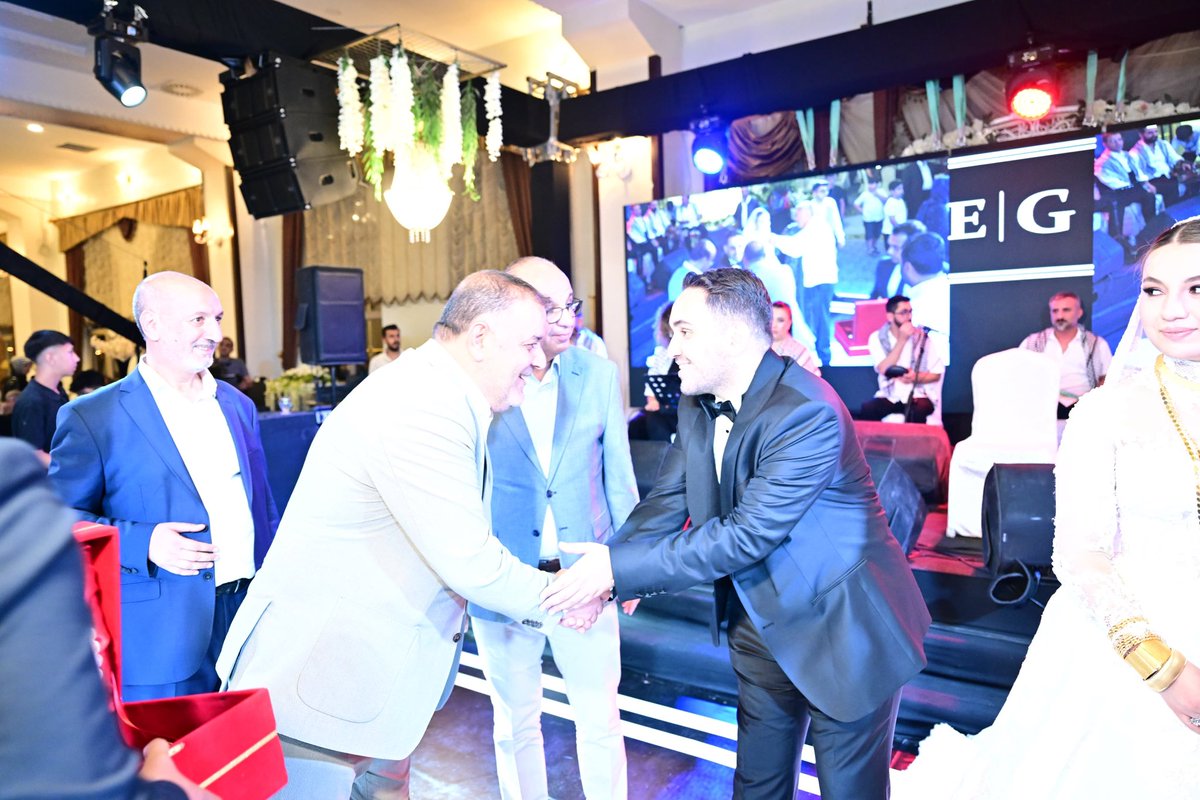 Başçoban ve Kaçmaz ailelerinin dünya evine giren kıymetli evlatları Gülefşan ve Eyüp kardeşlerimizin düğün merasimlerine katılım sağladık.

Hayatlarını birleştiren kardeşlerime iki cihan saadeti diliyorum.

Allah mutlu mesut etsin.

#Pazar