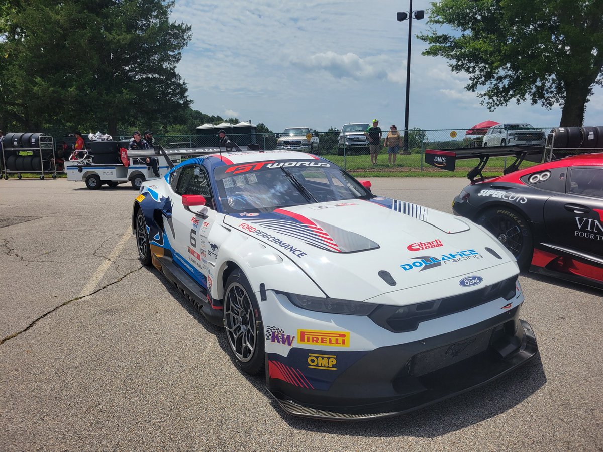 EricBerte's tweet photo. @DollahiteGT3 @gtworldcham @VIRNow @FordPerformance 😍🇺🇸 #FordPerformance #GoLikeHell https://t.co/xRM7Bk7pNq