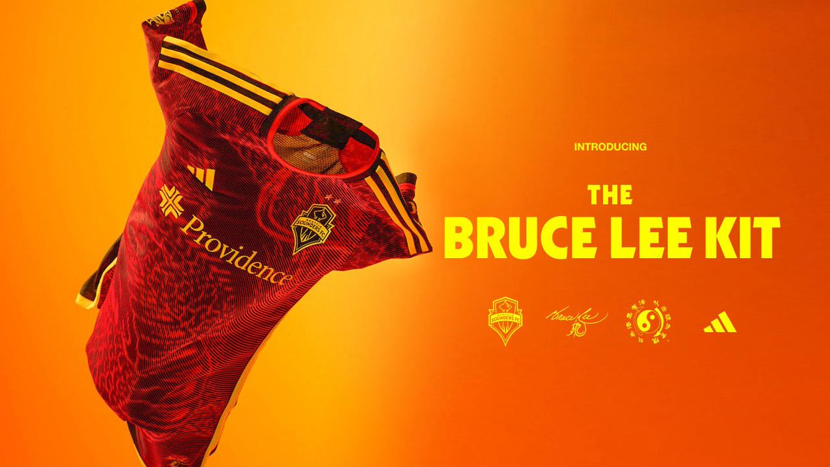 Iconic_sonics's tweet image. Bruce Lee passed away today in 1973. He was known to have strong Seattle and basketball ties.
Like his Sounders kit, his future Sonics jersey is gonna be 🔥💪
Be Water, Sonics fans.