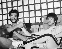 Iconic_sonics's tweet image. Bruce Lee passed away today in 1973. He was known to have strong Seattle and basketball ties.
Like his Sounders kit, his future Sonics jersey is gonna be 🔥💪
Be Water, Sonics fans.