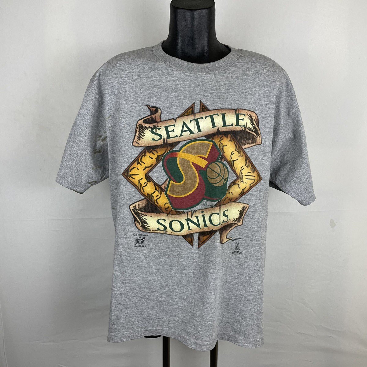 Iconic_sonics's tweet image. Bruce Lee passed away today in 1973. He was known to have strong Seattle and basketball ties.
Like his Sounders kit, his future Sonics jersey is gonna be 🔥💪
Be Water, Sonics fans.