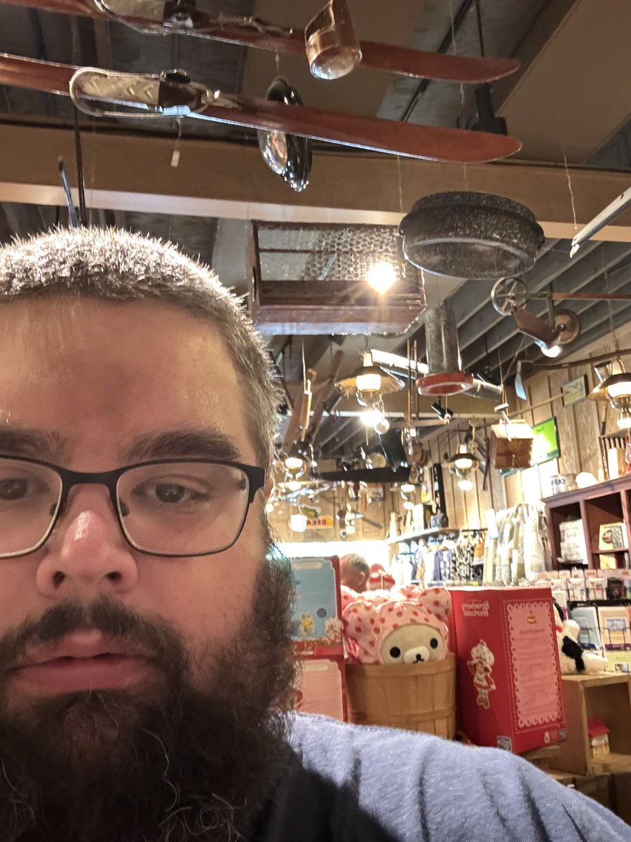 ckaz44's tweet image. meet me at the Cracker Barrel Old Country Store if u want ur ass kicked