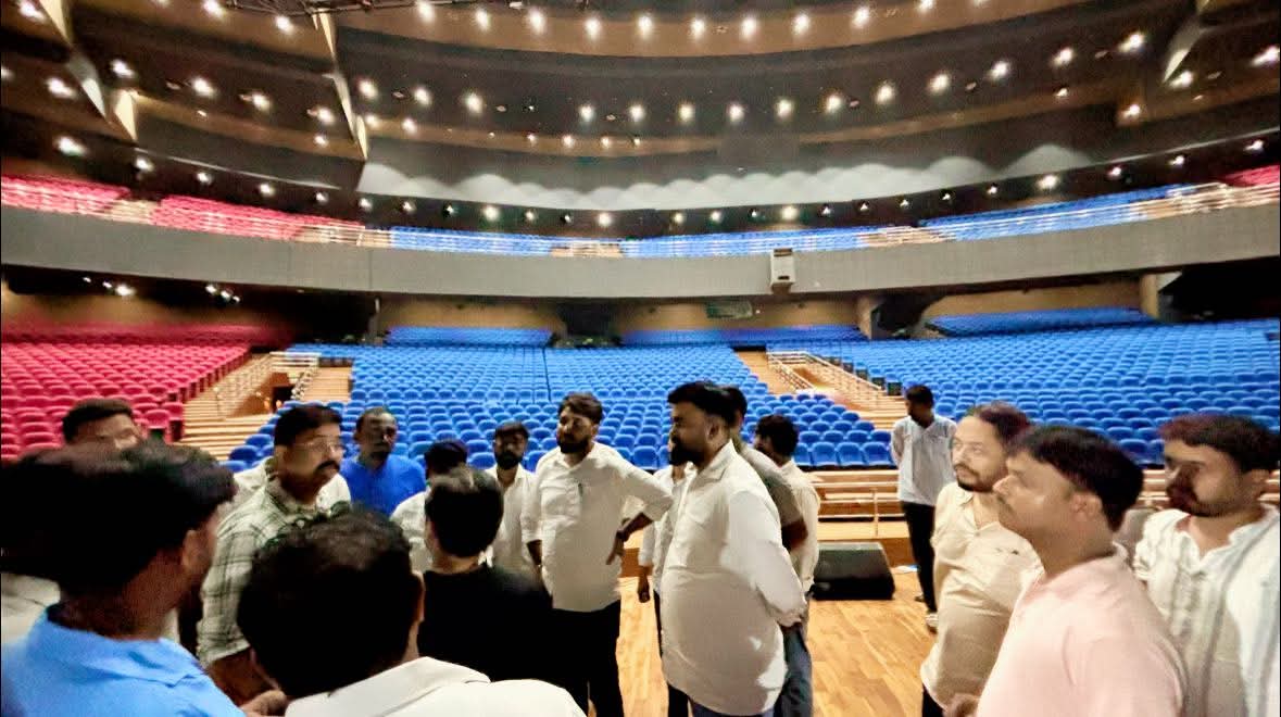 VinayRatanSingh's tweet image. "आज बिहार की राजधानी पटना में अधिवेशन की तैयारियों का जायजा लिया गया। सभी तैयारियाँ पूर्ण हो चुकी हैं। आप सभी से निवेदन है कि समय पर पधारें और कार्यक्रम को सफल बनाएं।"
"जो भी साथी और कार्यकर्ता पटना के लिए रवाना हो चुके हैं या आने वाले हैं,
वो पूरे अनुशासन और उत्साह के साथ आएं।…