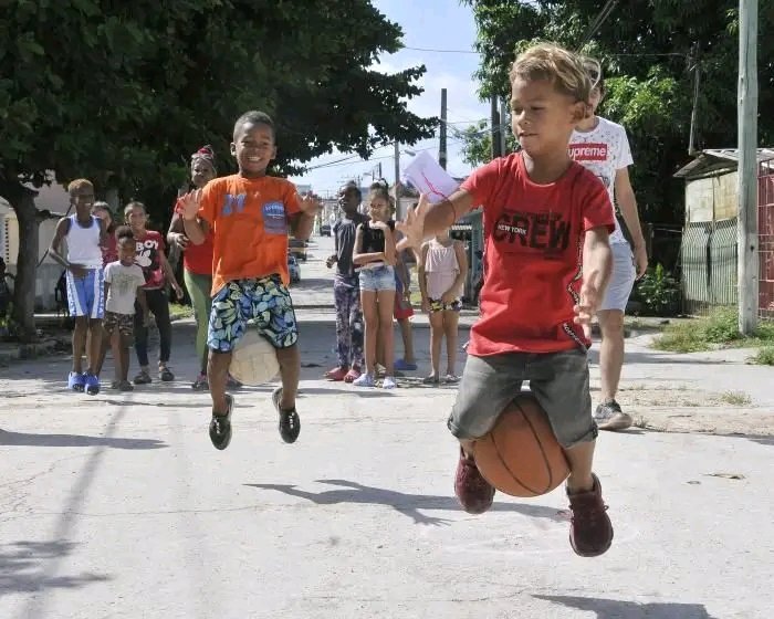 🇨🇺🎉👯Cuba celebra hoy el Día de los Niños.

📌 En proyectos comunitarios, casas de cultura y en cualquier espacio donde ilumine una sonrisa infantil tendrán lugar celebraciones con la participación de instructores de arte, grupos teatrales, compañías danzarias