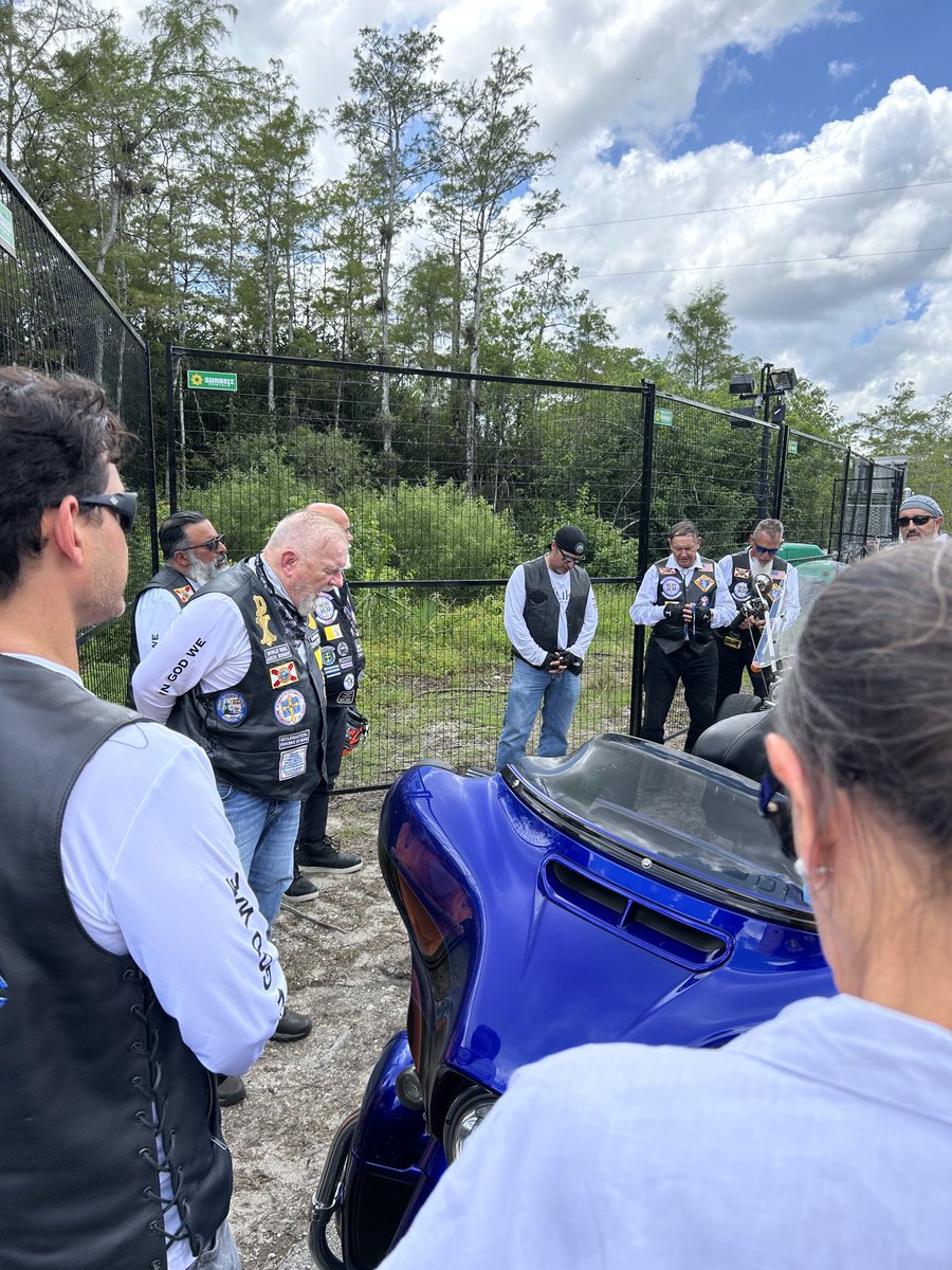 ThomasWenski's tweet image. Sunday PM about 25 Knights on Bikes stopped at entrance of Alligator Alcatraz and prayed a rosary for the detainees. Archdiocese is still waiting for approval to access to provide Mass for detainees