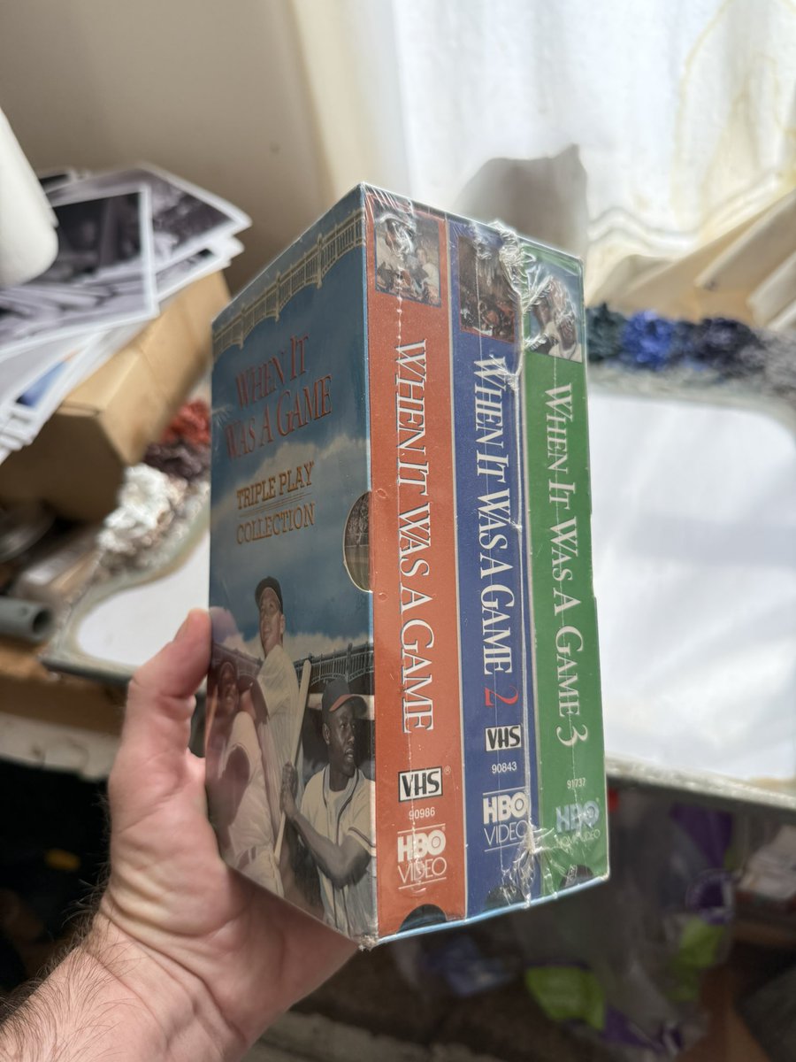 GraigKreindler's tweet image. One of the great things about being able to hang out with @flagstafffilms is that sometimes he’ll bring gifts. I guess now I own it on DVD, Blu-ray, and (official) VHS? Triple Play, indeed!!! #IYKYK
a.co/d/4nBGZXC