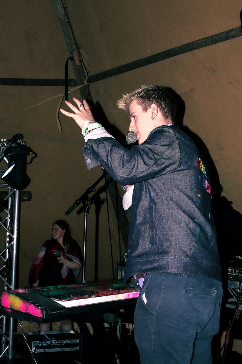 Newcastle | Centre of Life 🌍🩷

<a href="/northernprideuk/">Northern Pride</a> you got me wet, you was certainly a moment I’ll never forget. Adapt. Improvise. Overcome. That’s exactly what happened . You can tell everybody, this is your song. 

Next stop, Nottingham. 

📸: @thatgiglass