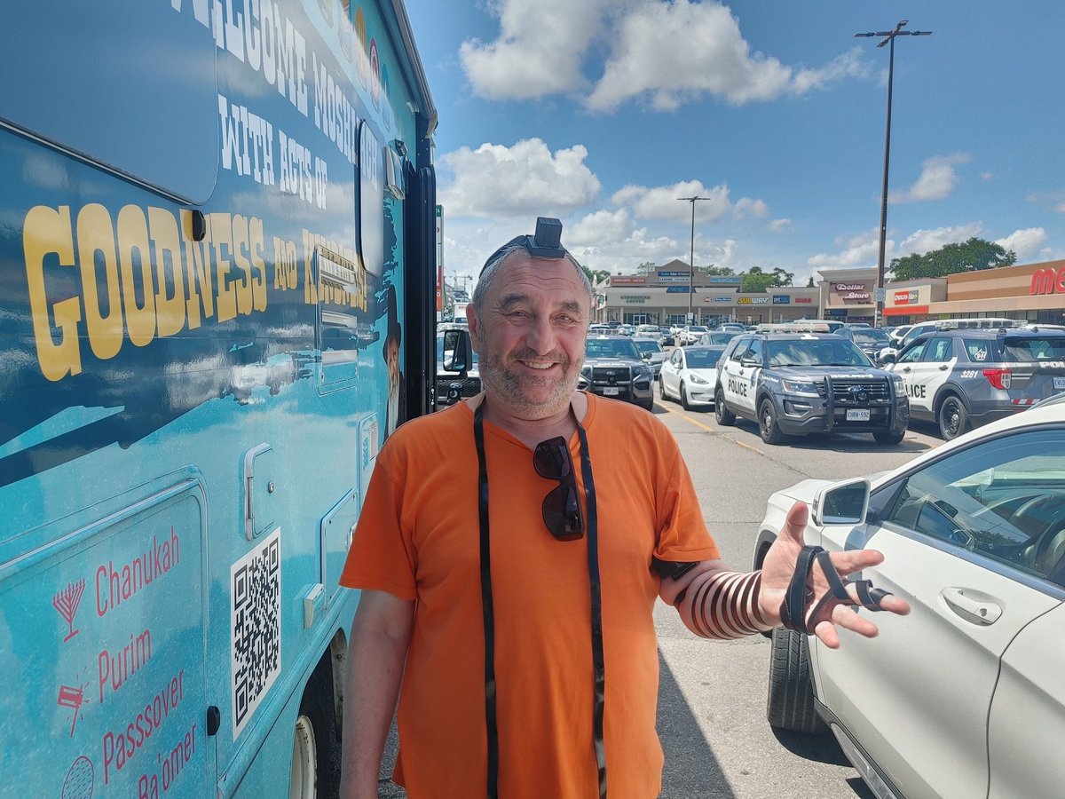 TankToronto's tweet image. At this week’s rally at Bathurst and Sheppard—held in the merit of our brothers and sisters in the Holy Land of Israel, the success of the IDF, and the safe return of all hostages—the energy was especially heartfelt. A group of Cheder boys who had no camp today proudly joined to…
