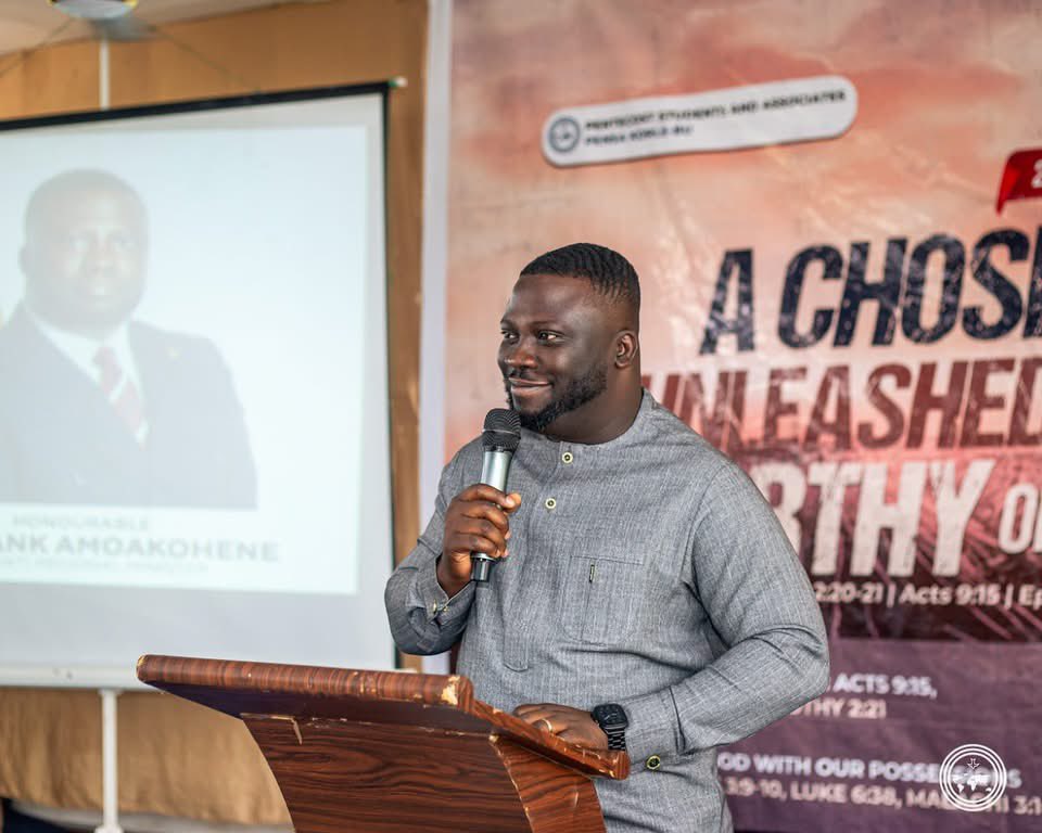 DrAmoakohene's tweet image. Today in Accra, I had the honour of fellowshipping with PENSA Korle-Bu.
It was a deeply nostalgic moment, filled with reflection and gratitude, as I shared in the joy of worship and reconnected with the spirit of fellowship that shaped so many of our formative years.
I also had…