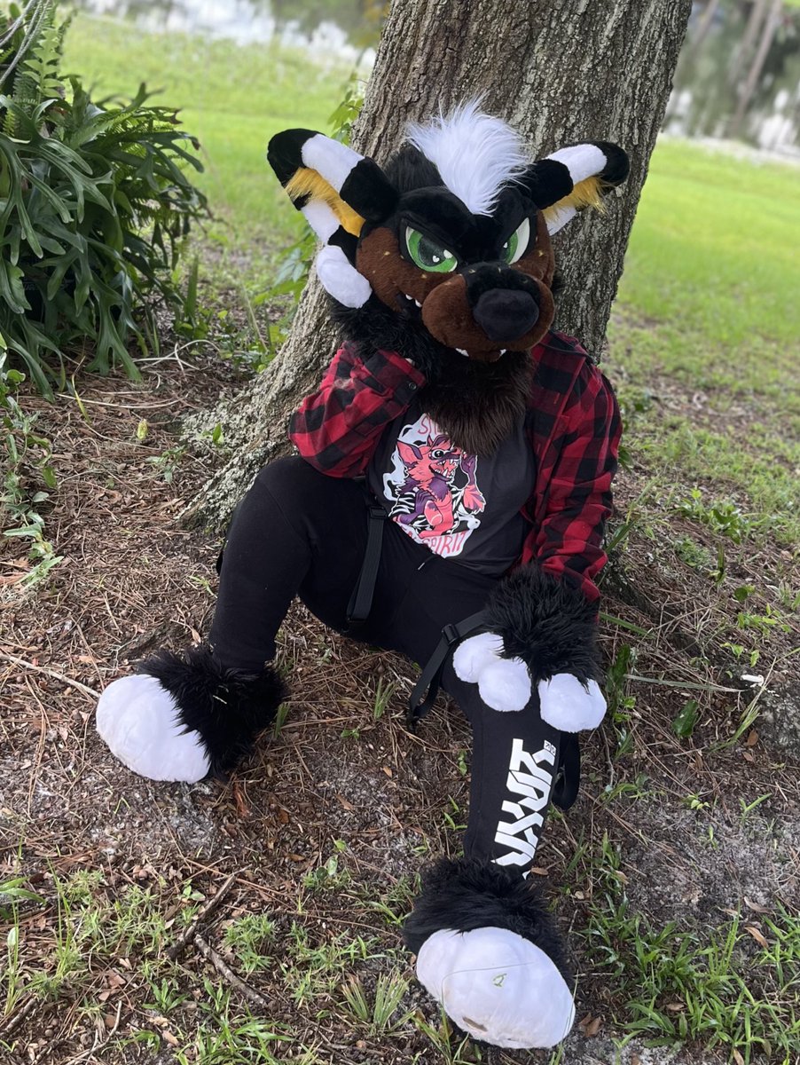 Scoundrel ⋮ 「Chomp & Megaplex」 (@mephistofleas) on Twitter photo you know u want me you know u want me