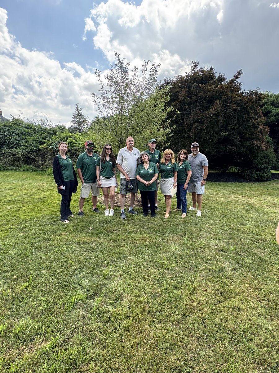 🌳This afternoon the Borough of Pompton Lakes honored Councilman Randy Hinton for all of his years of dedicated service as a Commissioner of the Shade Tree Commission. Cerbo Nurseries donated a Crabapple Tree in honor and recognition of Councilman Hinton’s lasting efforts.