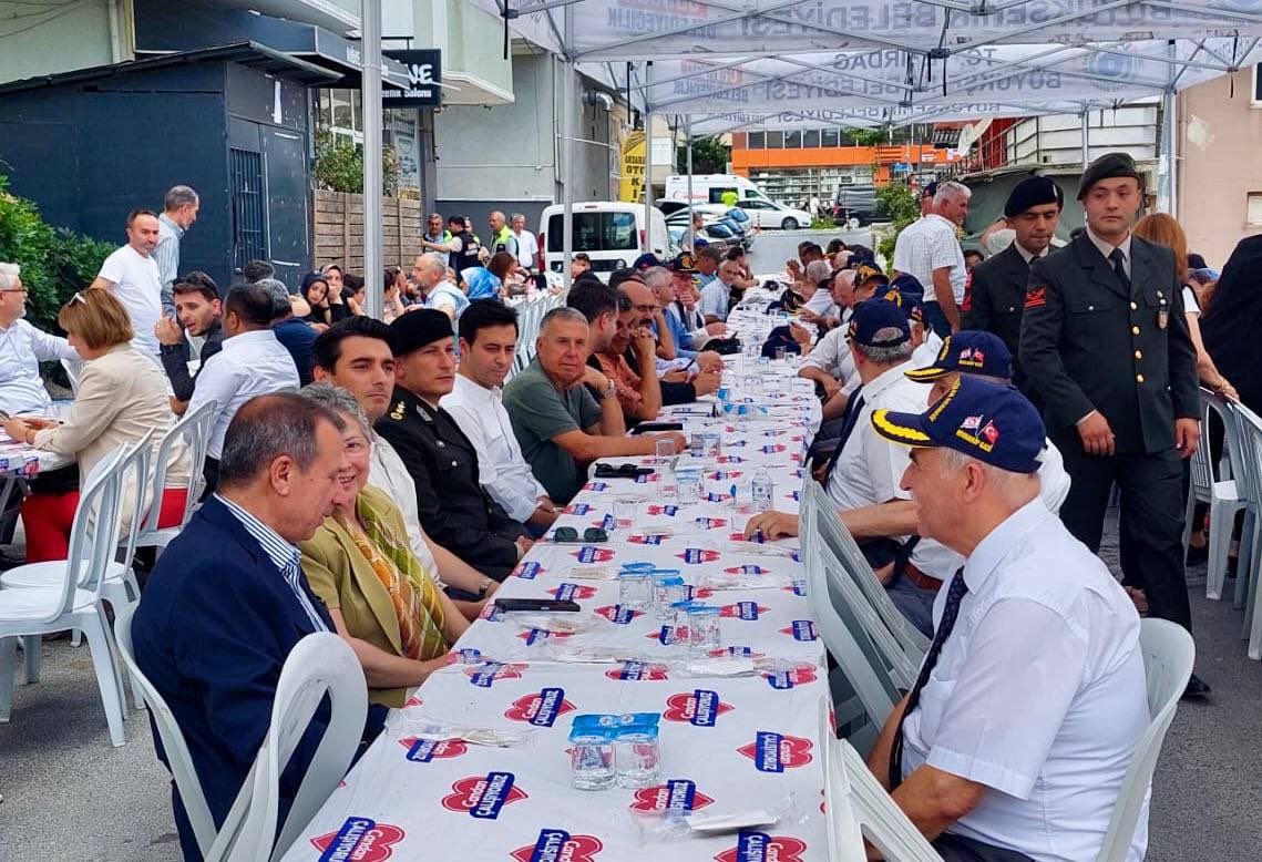 Kıbrıs Barış Harekatı’nın 51. yıl dönümü nedeniyle Türkiye Muharip Gaziler Derneği Çerkezköy Temsilciliği tarafından düzenlenen anlamlı anma programında çok değerli gazilerimizle bir araya geldik. 

Vatan sevgisiyle verilen eşsiz mücadeleleri için tüm gazilerimize şükranlarımızı