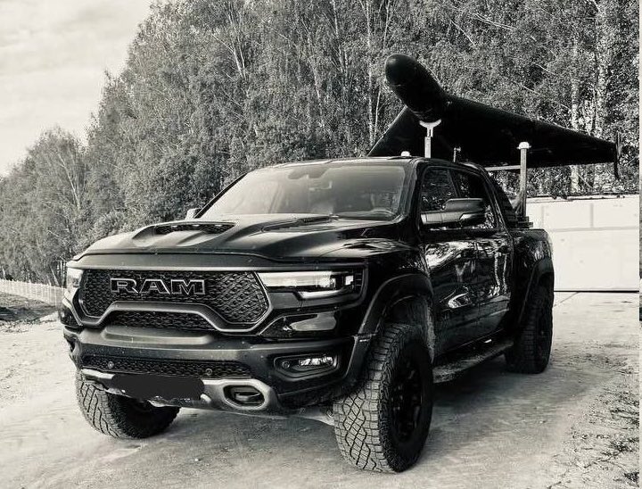 fellaraktar's tweet image. Made in America.
Western sanctions are not working.
Now the ruSSians are rubbing that in our faces.
Using American trucks to launch Iranian drones to murder Ukrainian civilians.
It’s time to act.
It’s time to mercilessly destroy the ruSSian economy.
It was time 3 years ago.