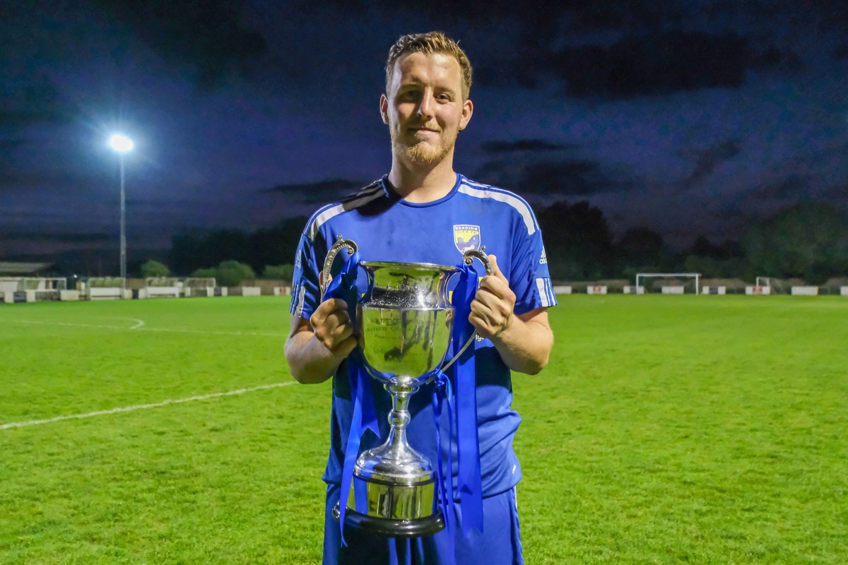 ReadingCityFC's tweet image. 🙋♂️ Hands up if your excited to see @EddieLazza in 🔵 & ⚪ again next season!!
𝗦𝗲𝗮𝘀𝗼𝗻 𝟲 𝗜𝗻𝗰𝗼𝗺𝗶𝗻𝗴 ⏳
#ThePrideOfReading 🦁