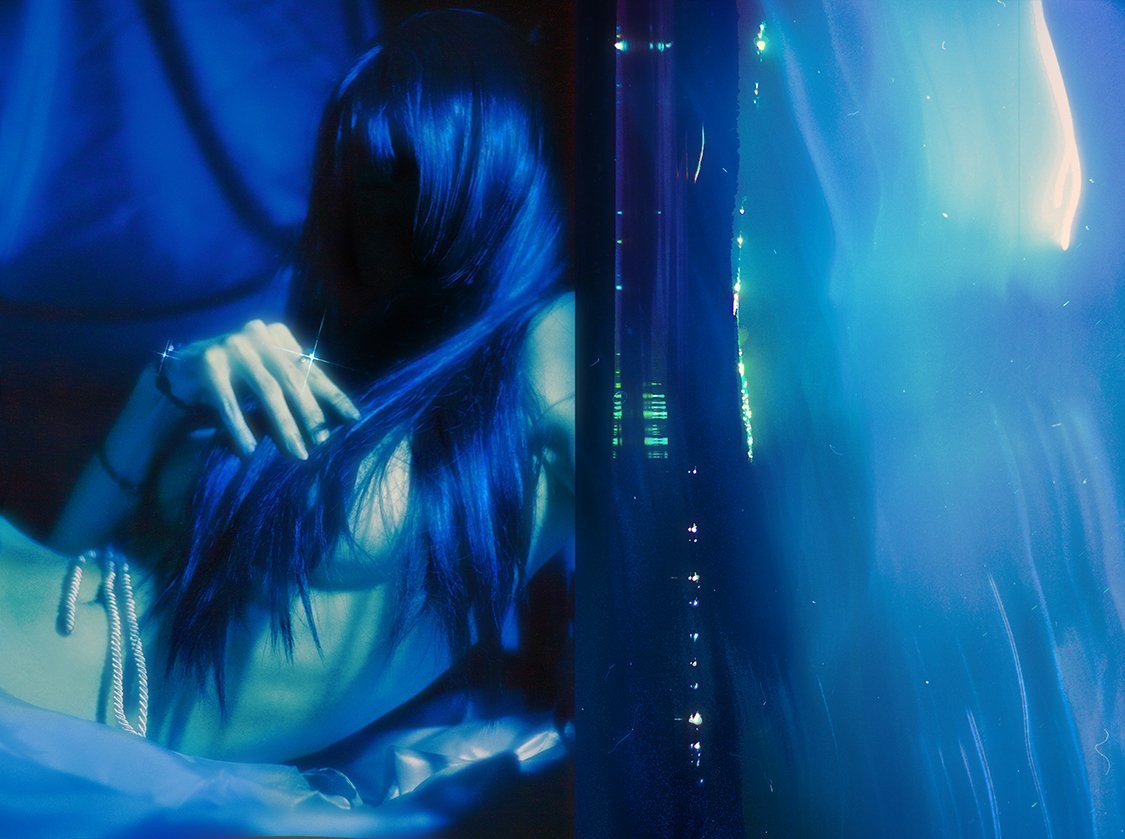mia_novakova's tweet photo. blue in my work https://t.co/Rw8FYGELnh