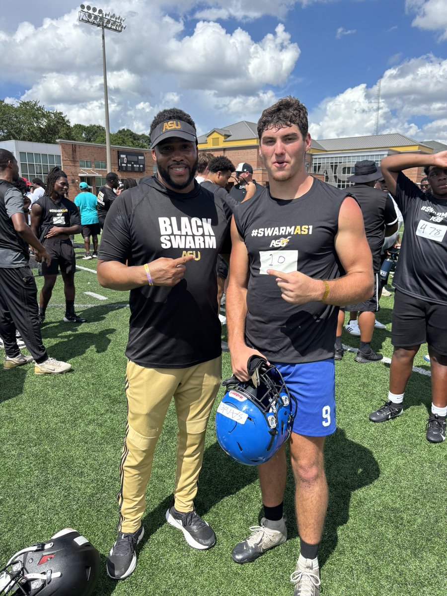 Jarvis Parker (@coach_j_parker) on Twitter photo My bros <a href="/coachjcarrtmb/">Johnathan Carr</a> & <a href="/coach_gresham/">Billy Gresham</a> did a great job at the <a href="/BamaStateFB/">Alabama State Football</a> camp. The hospitality was amazing and the teaching was phenomenal. <a href="/firstcoastbucs/">First Coast Bucs</a> truly appreciate it and will use the knowledge in season. 🏴☠️⚓️🐝 My bros <a href="/coachjcarrtmb/">Johnathan Carr</a> & <a href="/coach_gresham/">Billy Gresham</a> did a great job at the <a href="/BamaStateFB/">Alabama State Football</a> camp. The hospitality was amazing and the teaching was phenomenal. <a href="/firstcoastbucs/">First Coast Bucs</a> truly appreciate it and will use the knowledge in season. 🏴☠️⚓️🐝