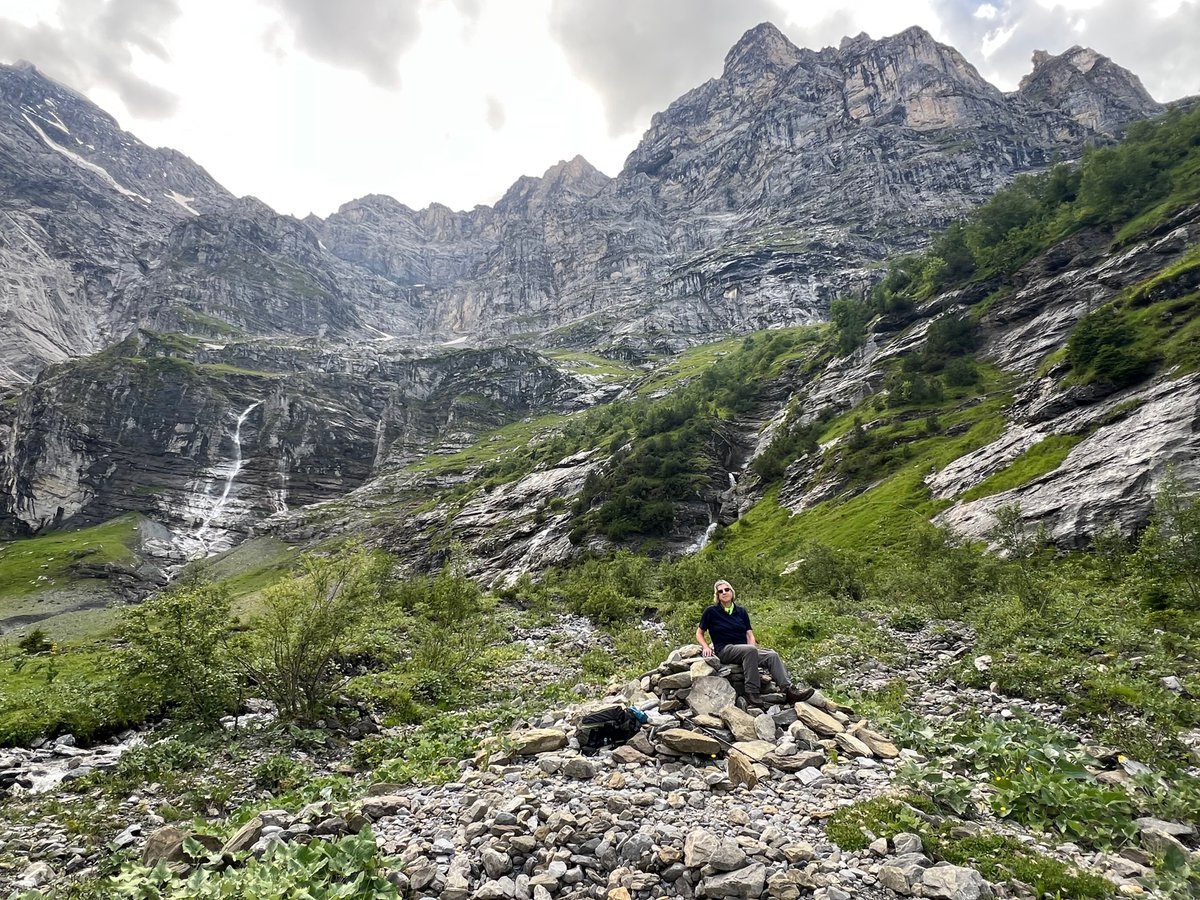 sue_wilkinson's tweet image. Weather somewhat less kind for the second half of our Swiss hiking holiday - but landscapes perhaps more dramatic because of it. Another 40.5 hiking miles to add to my total. #nhs1000miles