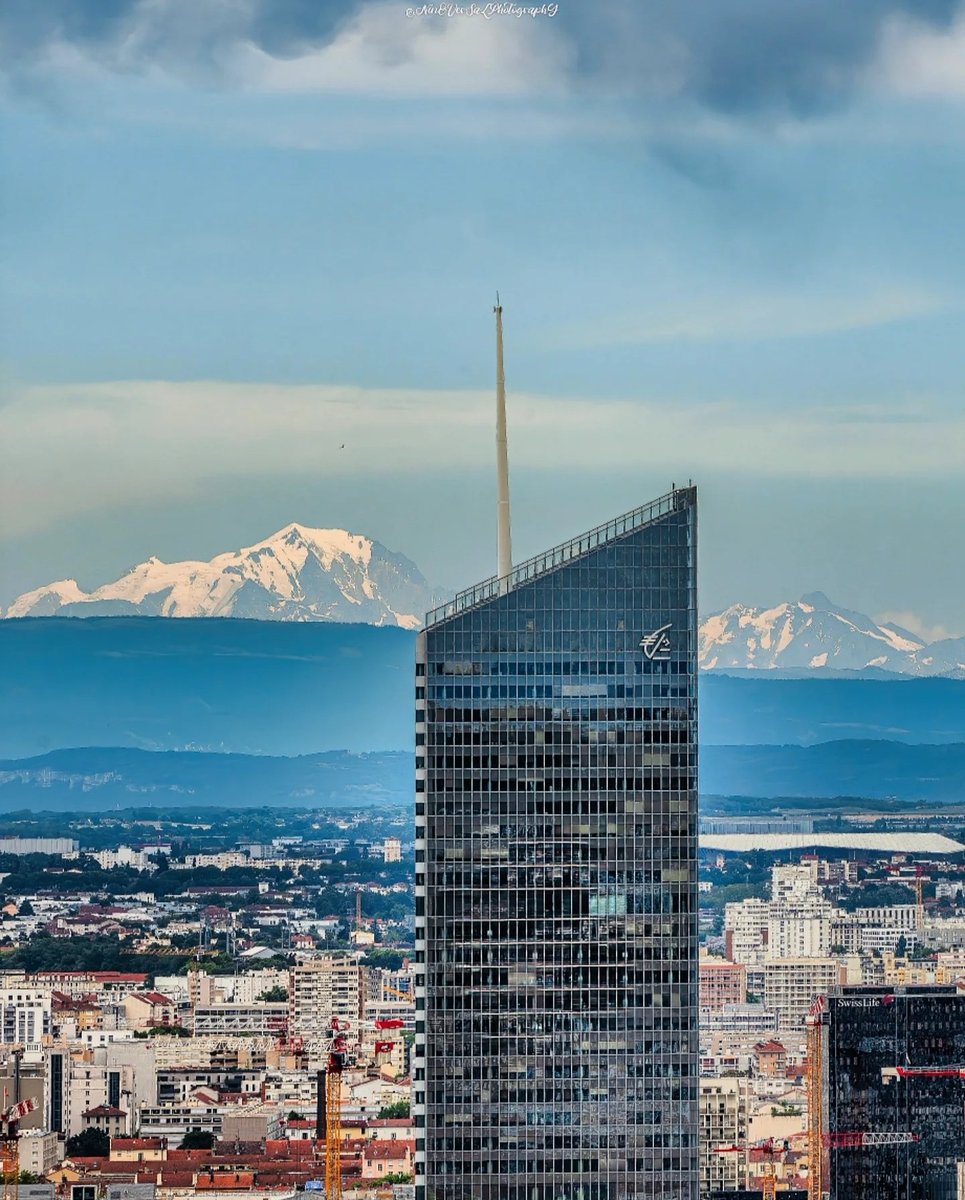 Au plus près des montagnes, Lugdunum 🦁 🗻

Par ©️ Ninoversalphotography (Instagram /Facebook)

#Lyon #picoftheday #pictureoftheday #photooftheday #photography #Montblanc