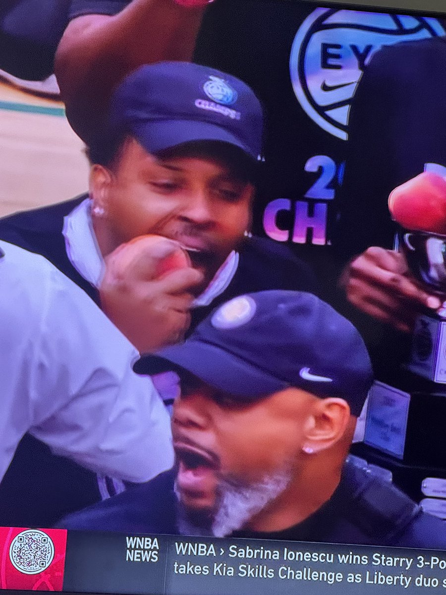 CoachReedLive's tweet image. Congrats to @RealDealBeal23 and @Coach_TonyIrons on bringing the @NikeEYB Peach Jam Title home to the city of St. Louis.
Your dedication to the city, the youth, and the game is remarkable. All love, respect, and honor.
St. Louis vs. Everybody
