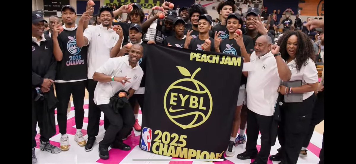 CoachReedLive's tweet image. Congrats to @RealDealBeal23 and @Coach_TonyIrons on bringing the @NikeEYB Peach Jam Title home to the city of St. Louis.
Your dedication to the city, the youth, and the game is remarkable. All love, respect, and honor.
St. Louis vs. Everybody