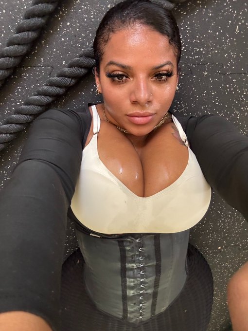 Watch kkvsh's leaked NSFW photo on TwXstars