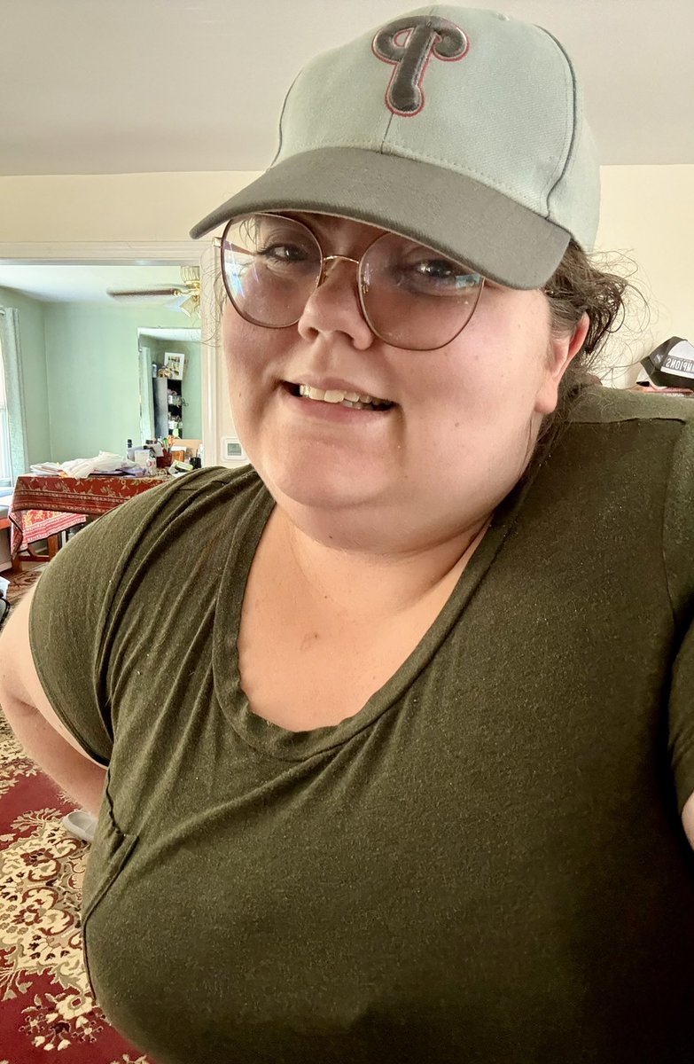 Over the last few years, I’ve avoided shopping and other errands in person because it was hard to move/breathe. This weekend, I went into stores. I didn’t door dash. I made an effort to move and walk around. Feeling so strong. Celebrating all the wins.