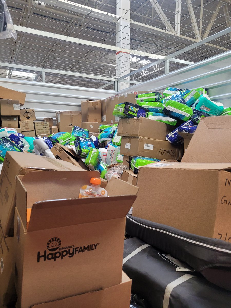 101Arms's tweet photo. 📦 URGENT: KHI &amp; OA101 need donated warehouse space in Homewood/South Holland, IL for storage &amp; packaging of diapers, baby items, bras, socks &amp; more. Can you help or share?
📧 info@kabodhouse.org | info@openarms101.org
#WarehouseNeeded #Nonprofit https://t.co/aWZ4tbN5W3