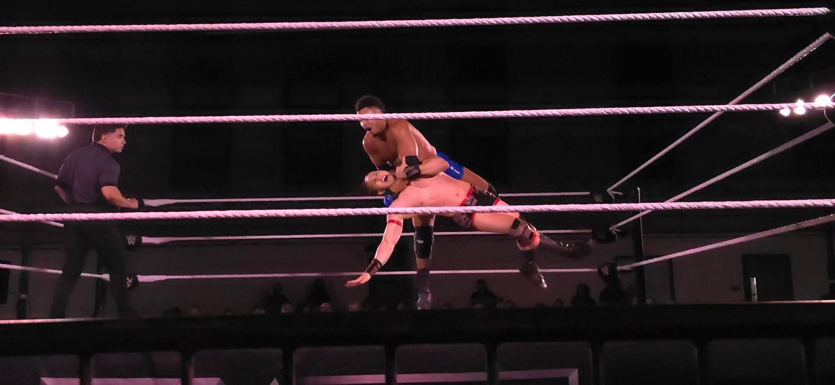 CarlosStoneking's tweet image. #nxttampa #wwenxt @DanteChenWWE @The_AnthonyLuke Set the tone is the description of this match. Two super talented athletes in an amazingly entertaining match. #Chenup #CheNXT #takeitontheChen