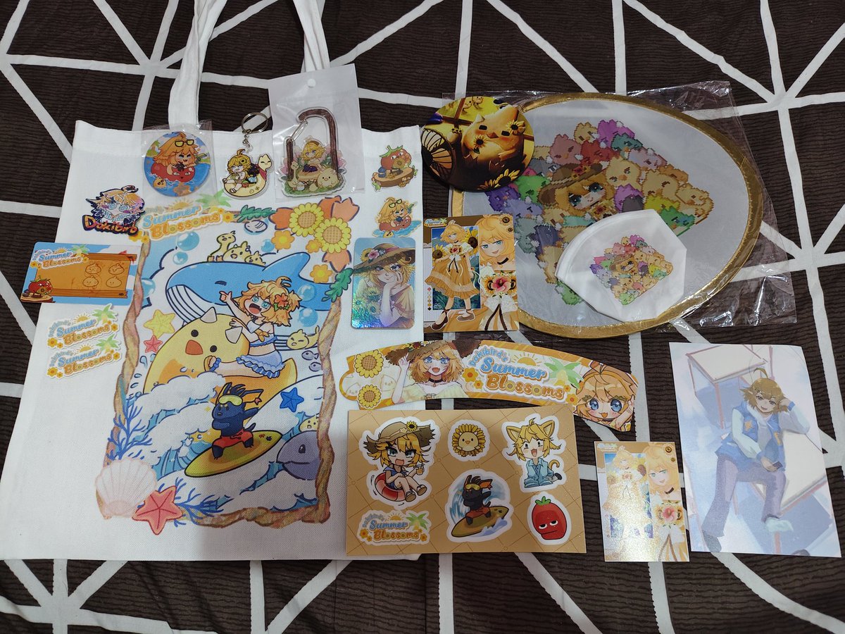 hitominty_'s tweet photo. Woah! So much good stuff! 💛💛
#DokibirdSummerBlossoms https://t.co/1cUth0KAhi