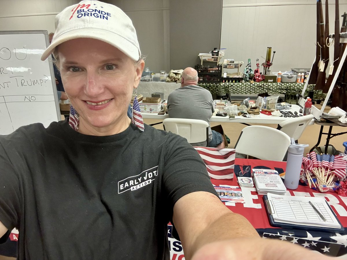 itsheatherleigh's tweet image. Mount Bethel Volunteer Fire Company Gun Show
(Northampton County, PA)
Lots of support for Trump, 2A, Vote No to Retention, and the NJ Gubernatorial race.
Gotta love the two “no’s.” They checked it with such ferocity. Thankfully, Trump is their president. 😜
@ScottPresler…
