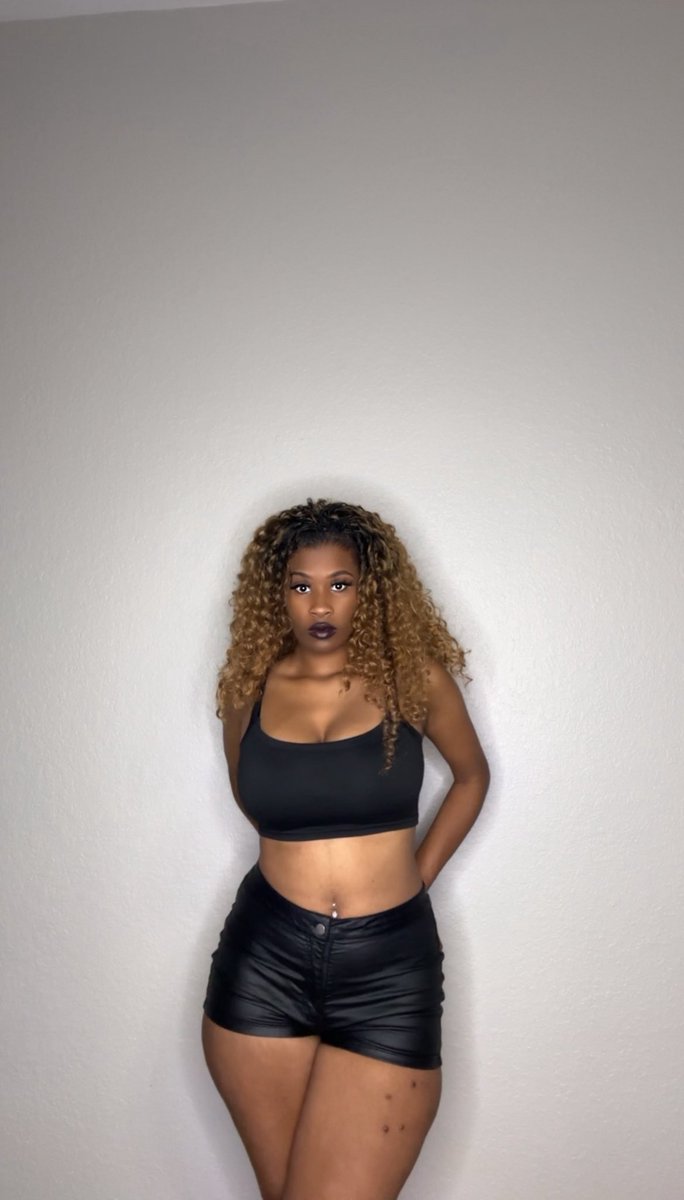Therealklashae's tweet photo. 🖤 https://t.co/0bcxcmescz