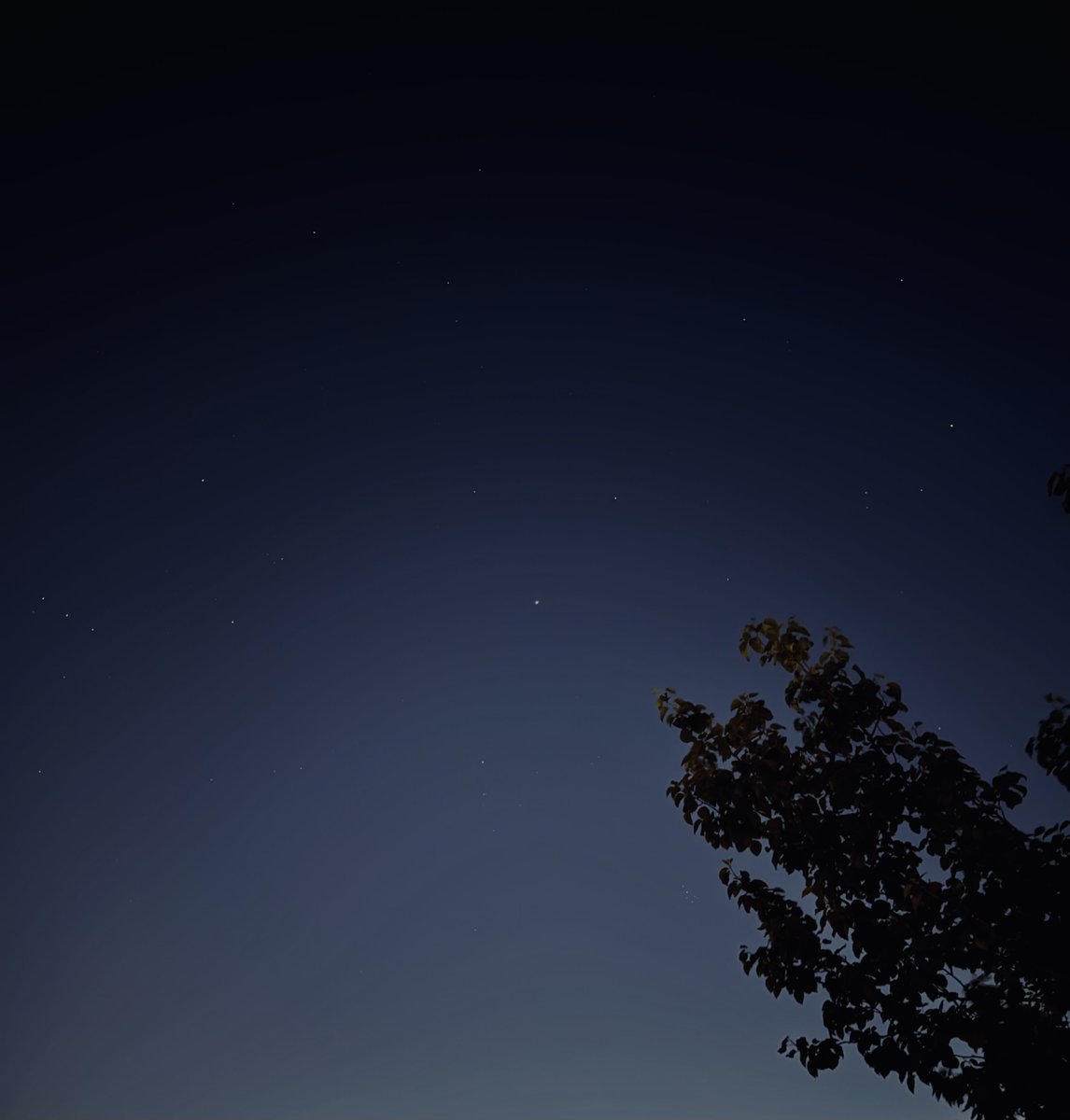 astro_jaz's tweet image. no one talks about how hard it is to go from this type of sky to this: