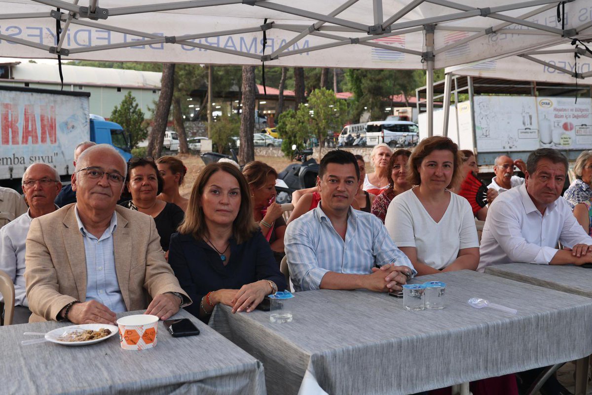 Marmaris Pir Sultan Abdal Kültür Derneği’nin düzenlediği Muharrem ayı aşure ikramına katıldık.
Bu anlamlı etkinlikte, yas ve matem ayının simgesi olan Muharrem’in birlik, adalet ve dayanışma mesajlarını hep birlikte yaşadık.
İnancın, kültürün ve ortak değerlerimizin buluştuğu bu