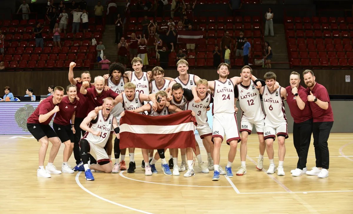 2005. gadā dzimušie basketbolisti 2x ieved Latviju atpakaļ A divīzijā, abās reizēs ar zeltu un bez zaudējumiem.

Ar 2 dažādiem galvenajiem treneriem no 2 dažādām paaudzēm (Šlesers un Zvirgzdiņš).

Abos turnīros piedalījušies 7 spēlētāji, 5 mainījušies.