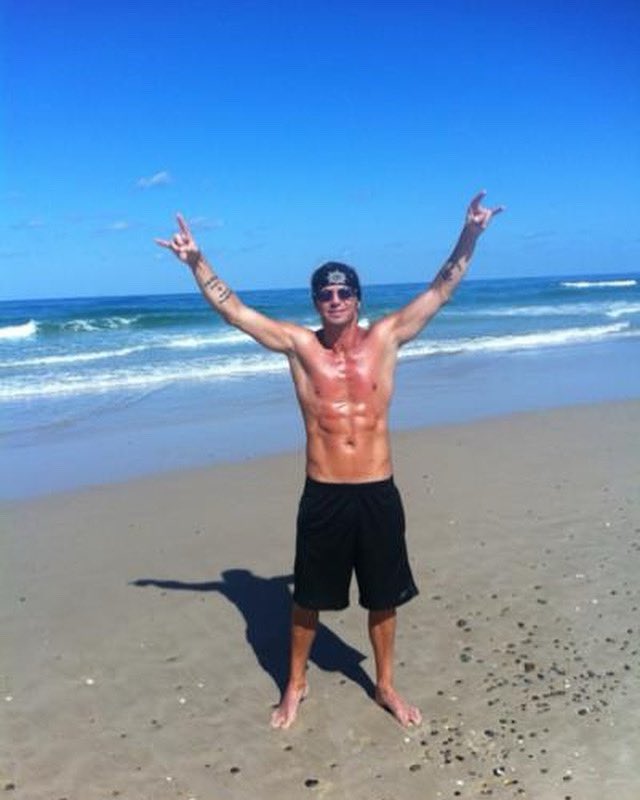 bretmichaels's tweet image. This is how excited I am for @Discovery @SharkWeek 🦈 Who else is watching tonight? #sharkweek #SharkWeek2025