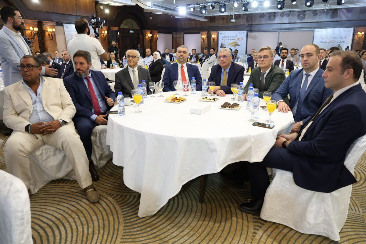 SyrMOfE's tweet image. بهدف السعي المتواصل لتحسين مستوى الطاقة، شارك وزير الطاقة المهندس "محمد البشير" في المؤتمر الصحفي للإعلان عن المعرض الدولي لإعادة إعمار سوريا في فندق الشيراتون بدمشق، بمشاركة وزراء الاقتصاد والصناعة والأشغال العامة والإسكان.
#الجمهورية_العربية_السورية
#وزارة_الطاقة