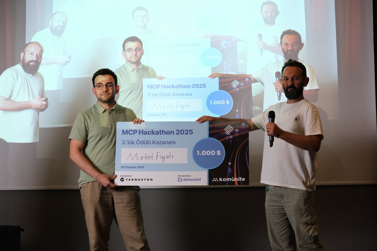 komunitecomtr's tweet image. Türkiye'nin ilk MCP Hackathon'unda kazananlar belli oldu!
12 saat süren yarışmaya 30 takım halinde toplam 44 katılımcı katıldı. Kazananlar jürilerimiz tarafından belirlendi:
🥇 Burak Tahtacı (@btahtaci) & Polat Tahtacı - CalMCP
🥈 Muhammed Kılıç - mIRC
🥉 Mehmetcan Bozkuş…