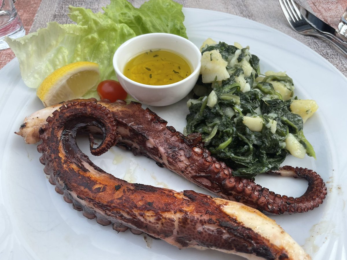 Bjorn81_01's tweet photo. #seafooddinner 😍 https://t.co/qUEFkKRslx