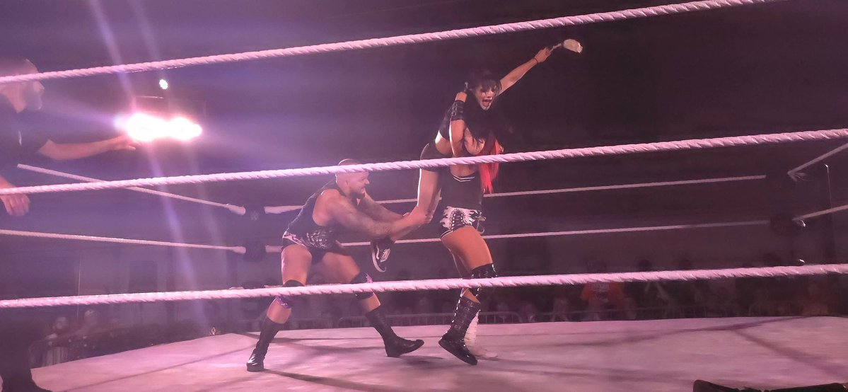 CarlosStoneking's tweet image. #nxttampa #wwenxt @TatumPaxley Getting Tatum but not not letting her wrestle is like going into an ice cream store and not getting anything. Pax is one of the best female wrestlers in the buisness come in NXT. #PUSHPAX #tatumtime #Tizzy #NpaXT