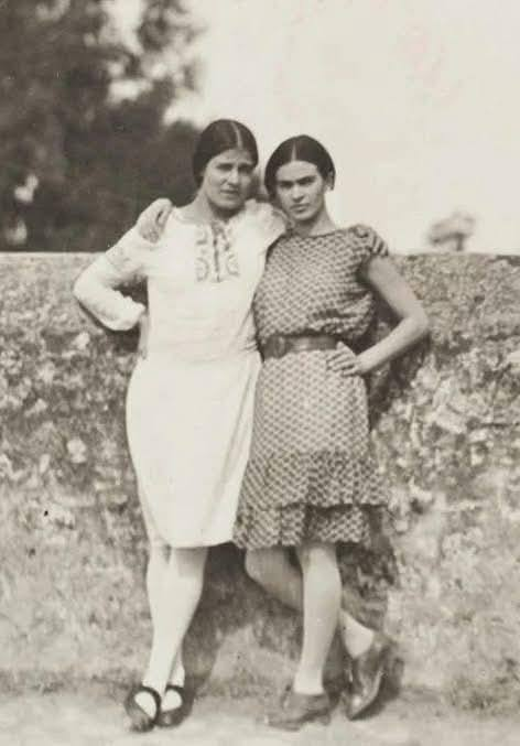 Andrew Northall (@acnorthall) on Twitter photo Tina Modotti and Frida Kahlo, iconic communist figures and activists of figures of post-revolutionary Mexico, both members of the <a href="/comunistamexico/">Partido Comunista de México *☭</a>, 1928
#FridaKahlo #Kahlo #TinaModotti #Modotti #Mexico #Mexican #Artists #Activists #Revolutionaries #Marxists Tina Modotti and Frida Kahlo, iconic communist figures and activists of figures of post-revolutionary Mexico, both members of the <a href="/comunistamexico/">Partido Comunista de México *☭</a>, 1928
#FridaKahlo #Kahlo #TinaModotti #Modotti #Mexico #Mexican #Artists #Activists #Revolutionaries #Marxists