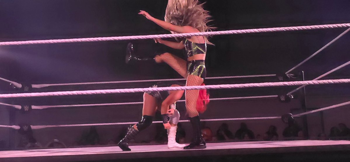 CarlosStoneking's tweet image. #nxttampa #wwenxt @izzi_wwe killing it personality great ring work still showing that NXT still has the best women's wrestling going today #Tizzy