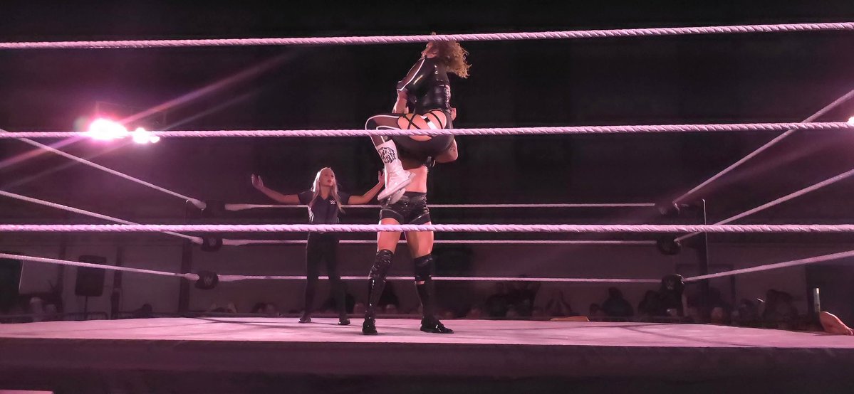 CarlosStoneking's tweet image. #nxttampa #WWENXT @____bayley____ @nikkita_wwe @danirayeee Best matchnif the night hands down, your all looking amazing. Thank you for the awesome night.