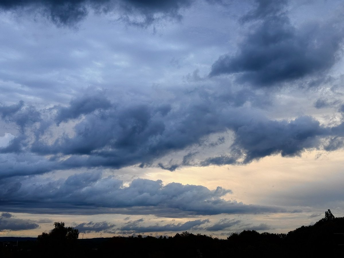 samanehliaghat's tweet image. Gn
Such a beautiful sky after rainy day