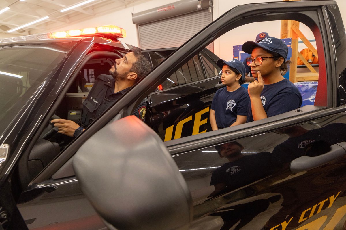 JerseyCity's tweet image. Congratulations to the 32 recruits from the Jersey City Jr Police Academy on their graduation. The 3 week summer program, run in partnership with the JC Board of Education S.P.A.R.K.S Initiative, gives students a chance to learn first hand about law enforcement from JCPD officers