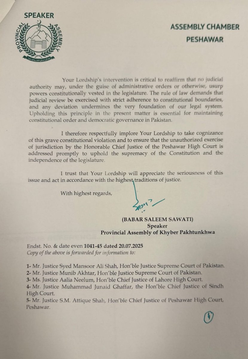 سپیکر خیبرپختونخوا اسمبلی بابر سلیم سواتی نے حلف کے لیے گورنر کو احکامات جاری کرنے پر پشاور ہائیکورٹ کے چیف جسٹس کے خلاف چیف جسٹس آف پاکستان کو خط لکھ دیا.